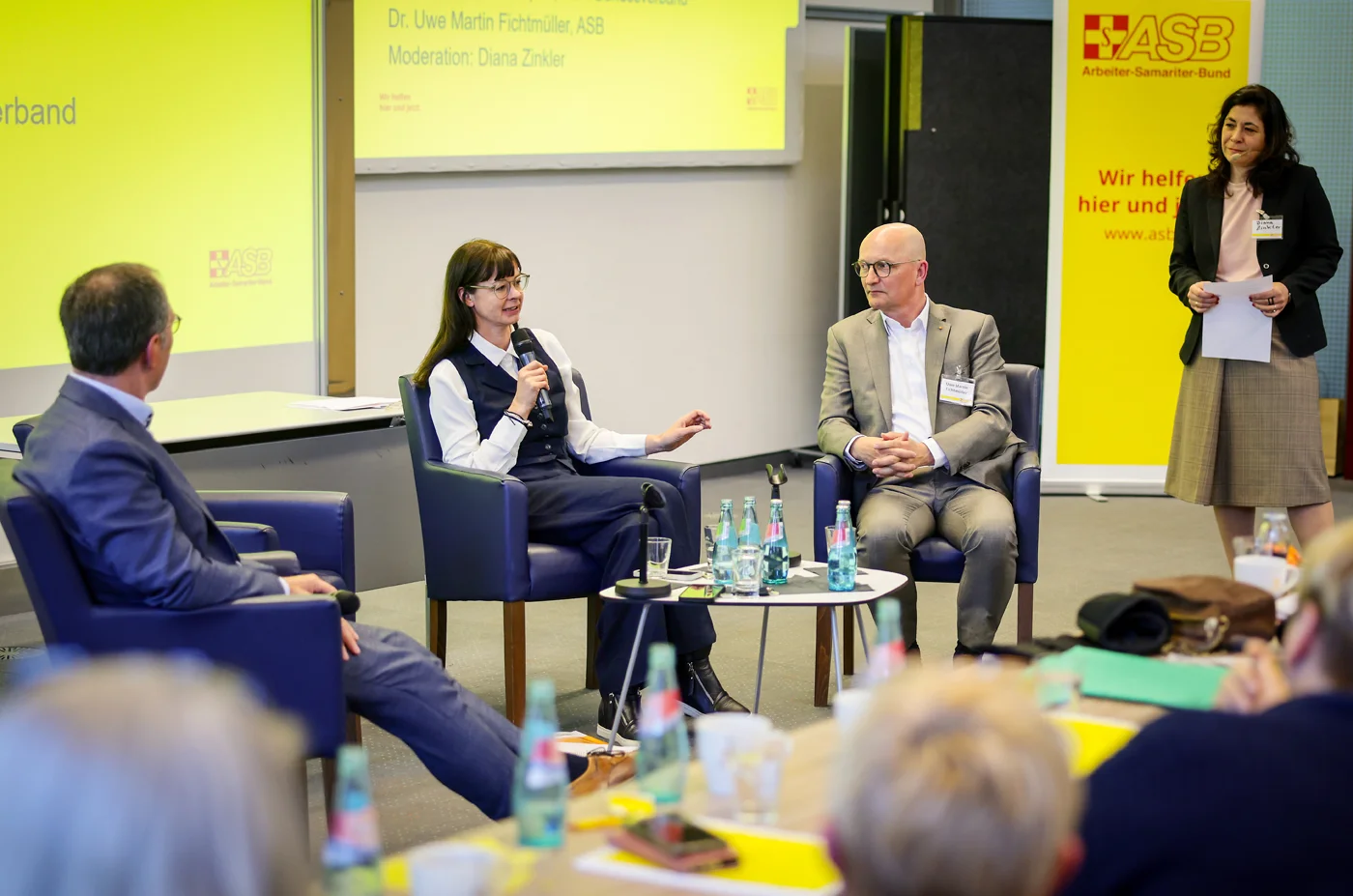 Das Podium zur Pflegeversicherung auf dem ASB Pflegekongress 2025