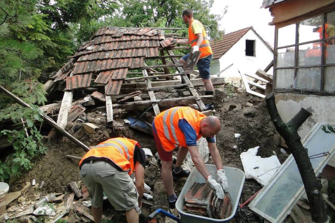 Serbien-Hilfe_nach_Hochwasser.jpg