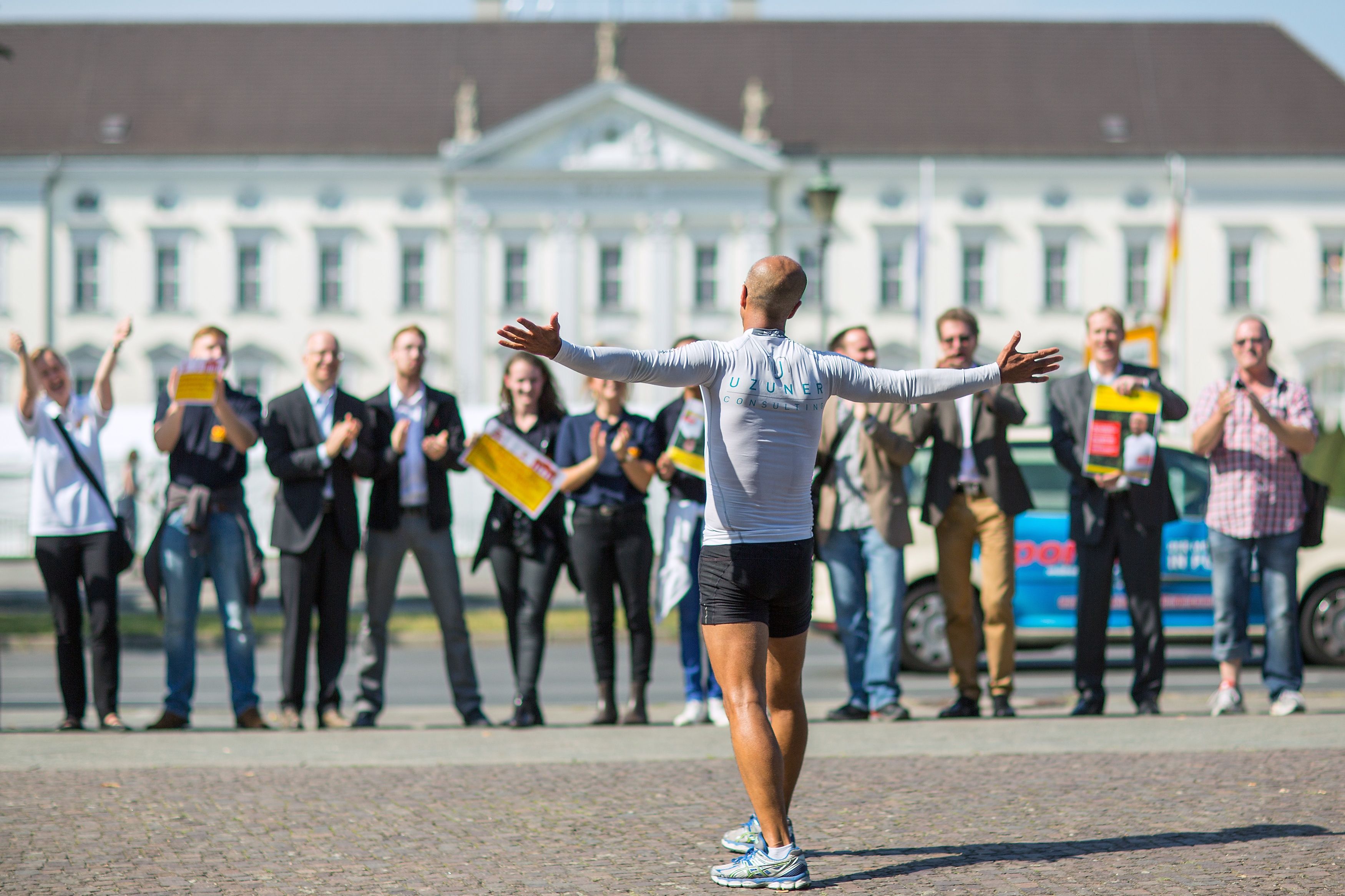 ASB-Spendenlauf, Einlauf vor Schloss Bellevue