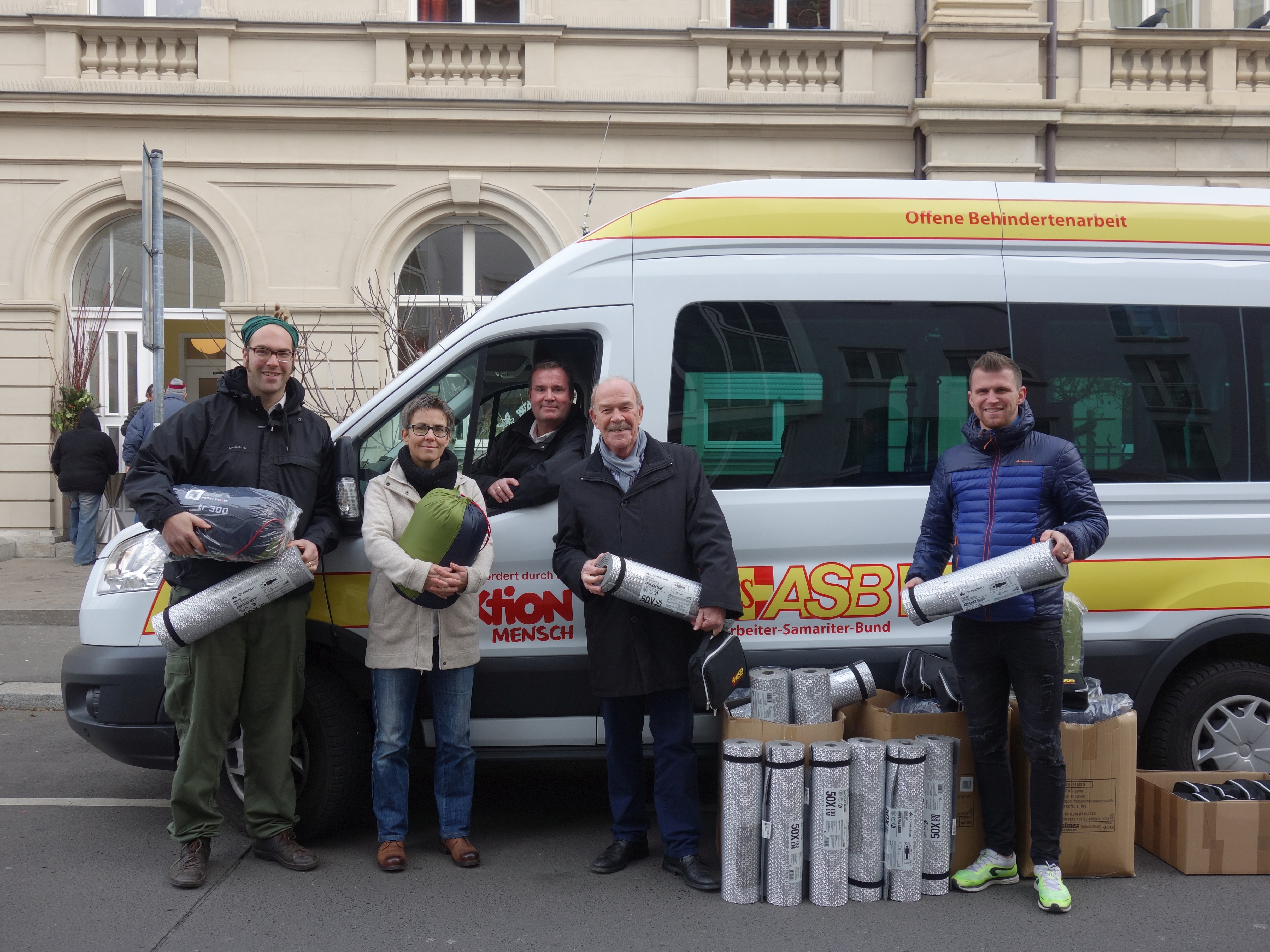 ASB-Kältehilfe-2018-ASB-Würzburg-Schlafsäcke-für-Obdachlose-1.jpg
