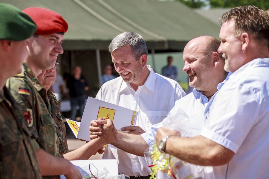 ASB Neubrandenburg zeichnet Bundeswehrsoldaten aus