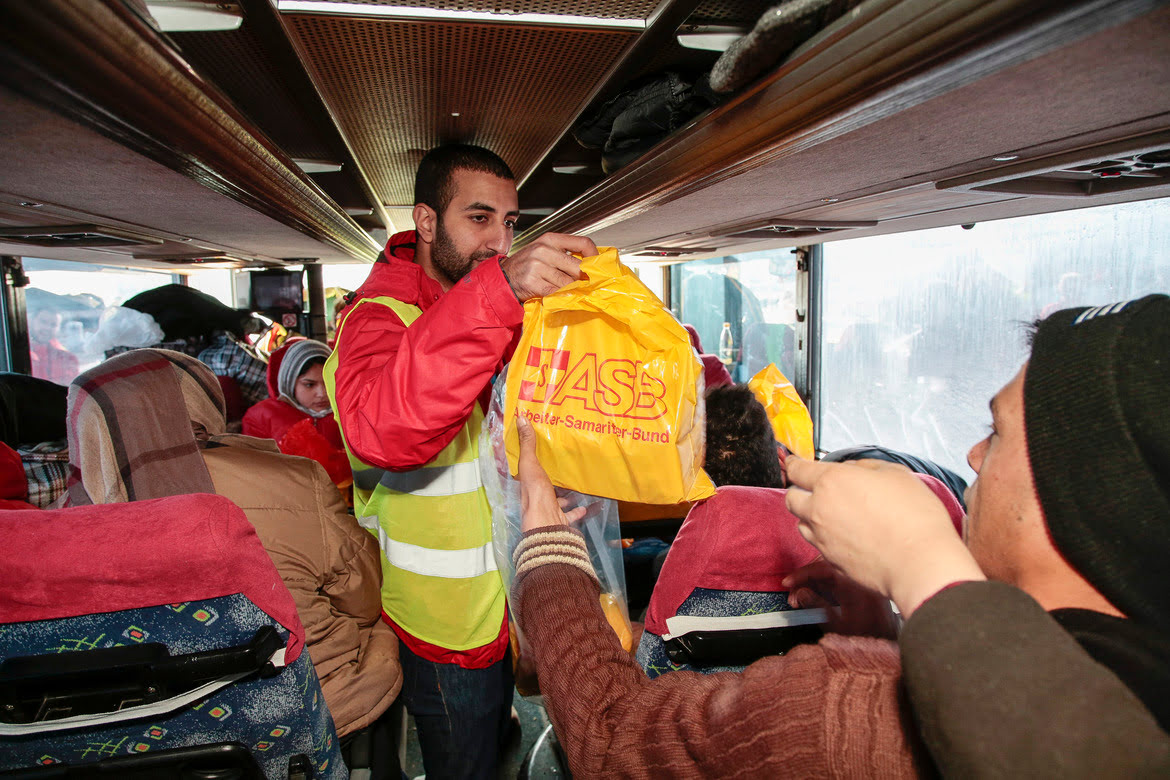 Serbia-Volunteers_in_action.jpg