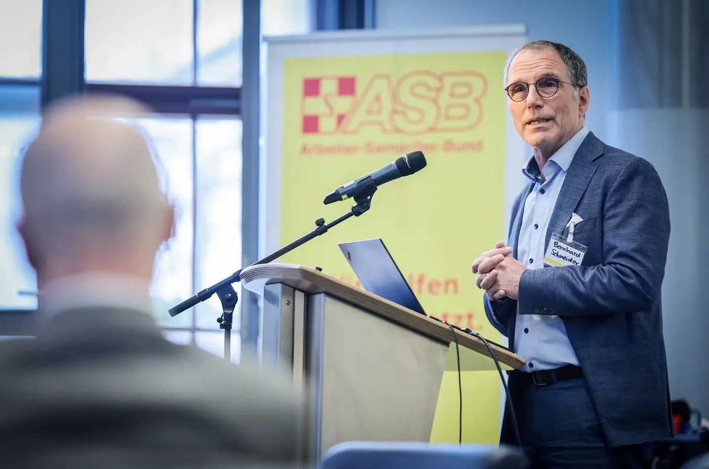 Bernhard Schneider bei seiner Keynote auf dem Pflegekongress des ASB zum Reformgutachten Pflegeversicherung.