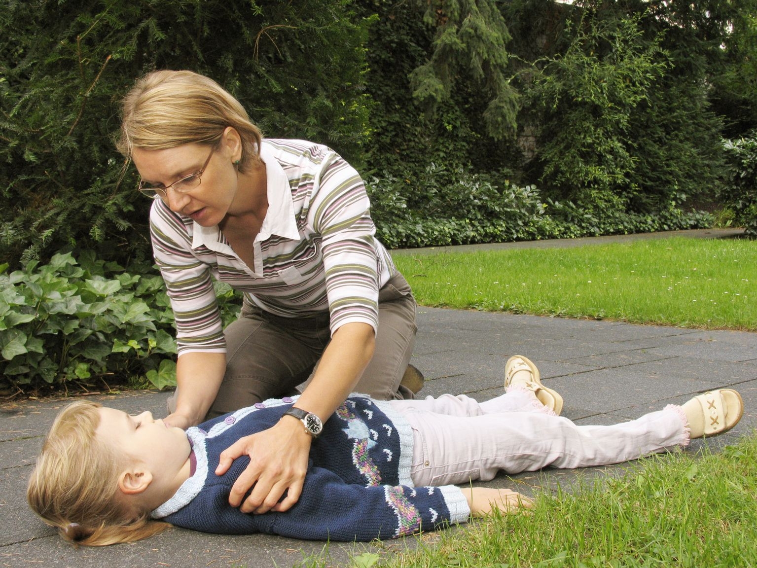 Erste Hilfe bei Kindernotfällen.