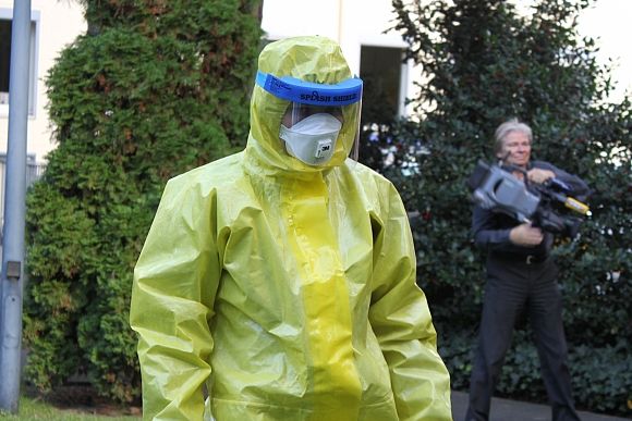 asb-infoveranstaltung-ebola-adh-daniel-peter-pressetermin-action-medeor-151014 (129).jpg