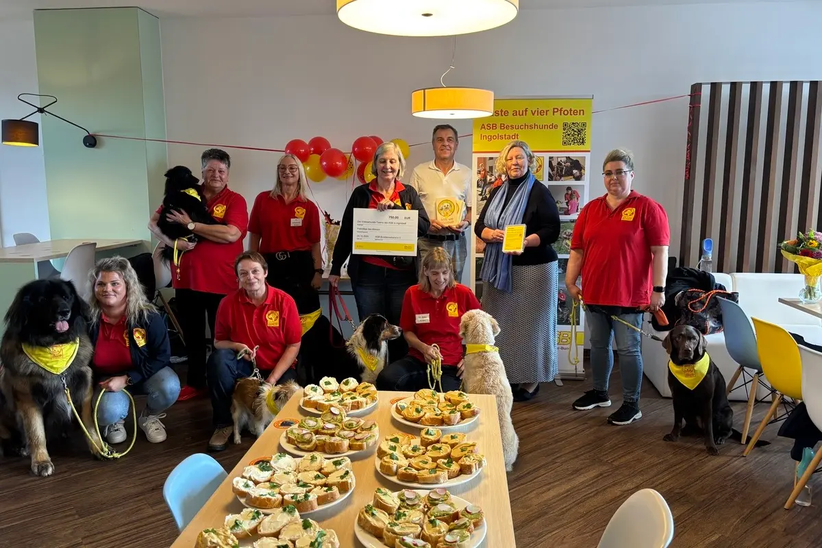 fdm-1125-IMG_0267 _1_.webp Auszeichnung Freiwillige des Monats: Besuchshundeteam Ingolstadt
