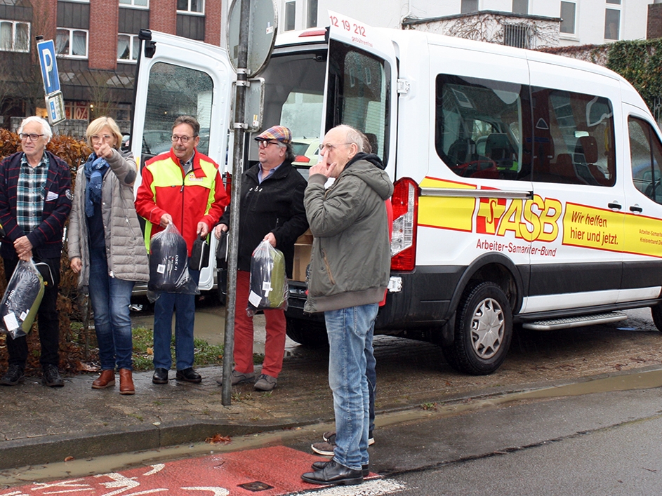 ASB-Kältehilfe-2018-ASB-Diepholz-Schlafsäcke-für-Obdachlose-4.jpg