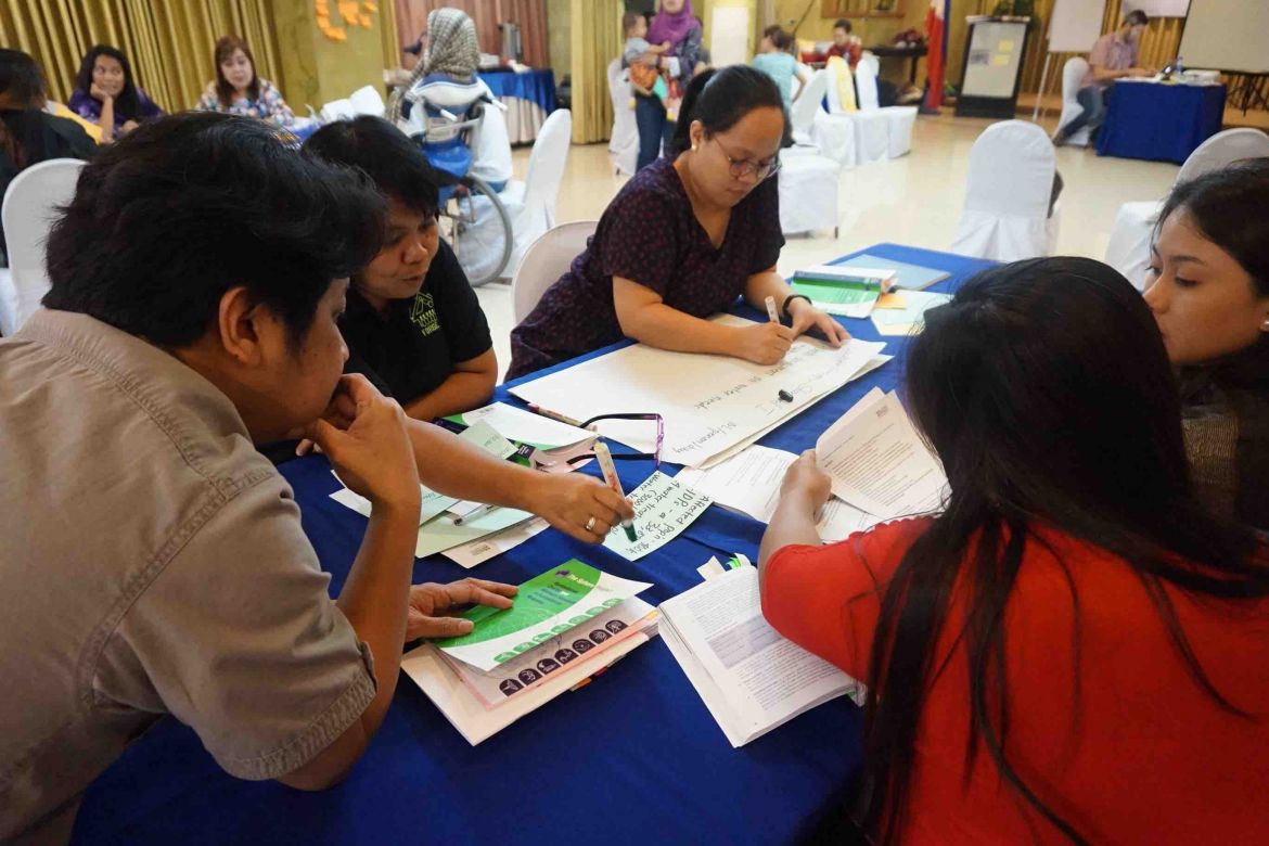 Weiterbildung für Mitarbeiter von philippinischen Selbsthilfeorganisationen für Menschen mit Behinderung