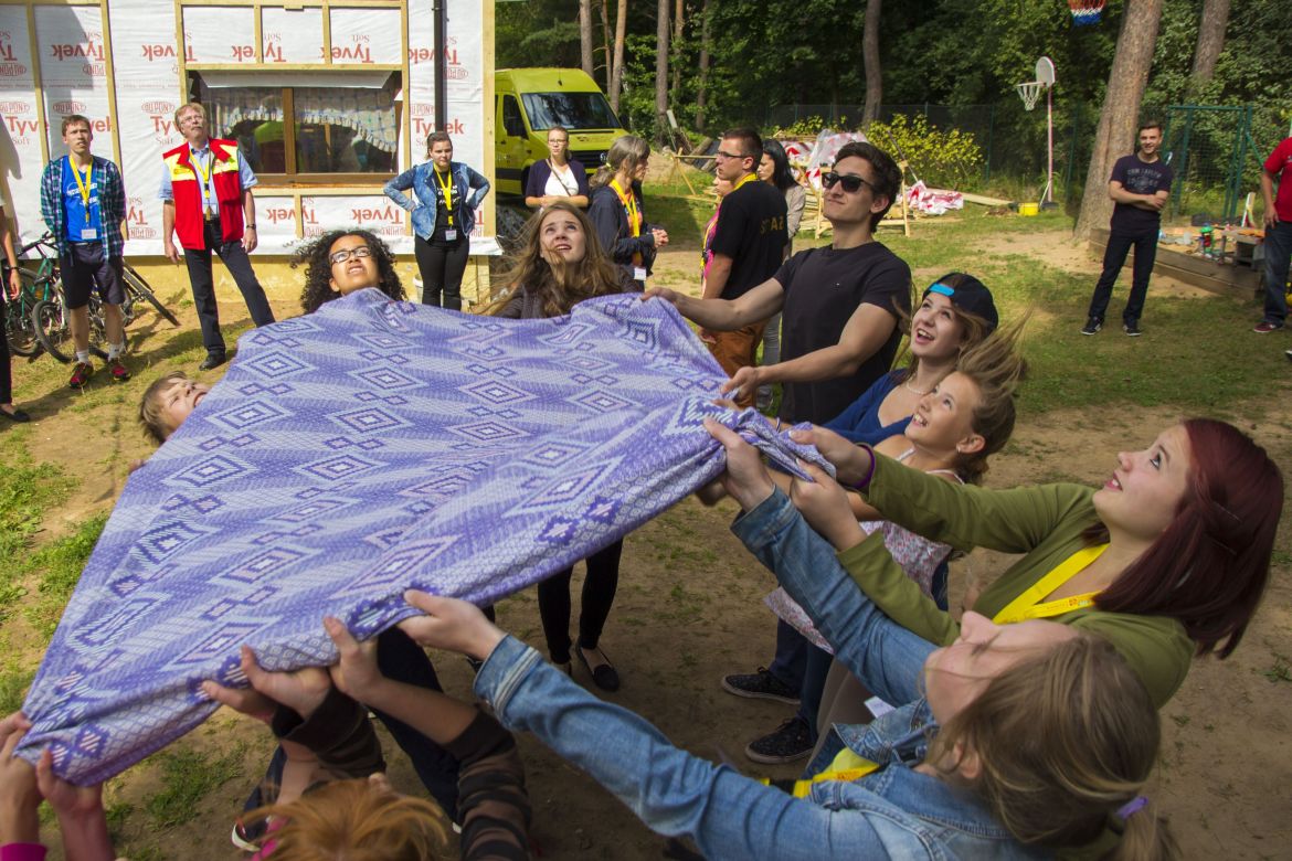 Internationale Camp junger, europäischer Samariter