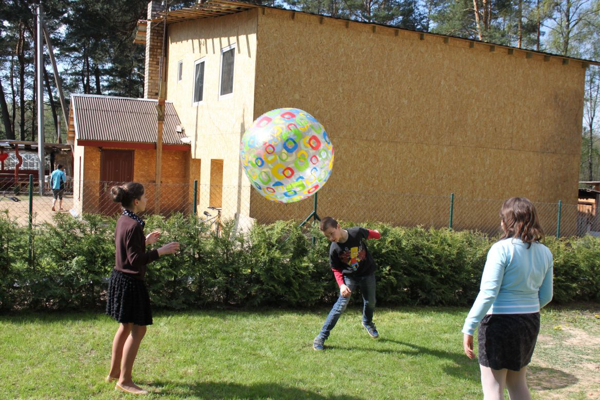 160509-asb-litauen-kinderzentrum-einweihung-spielende kinder.jpg