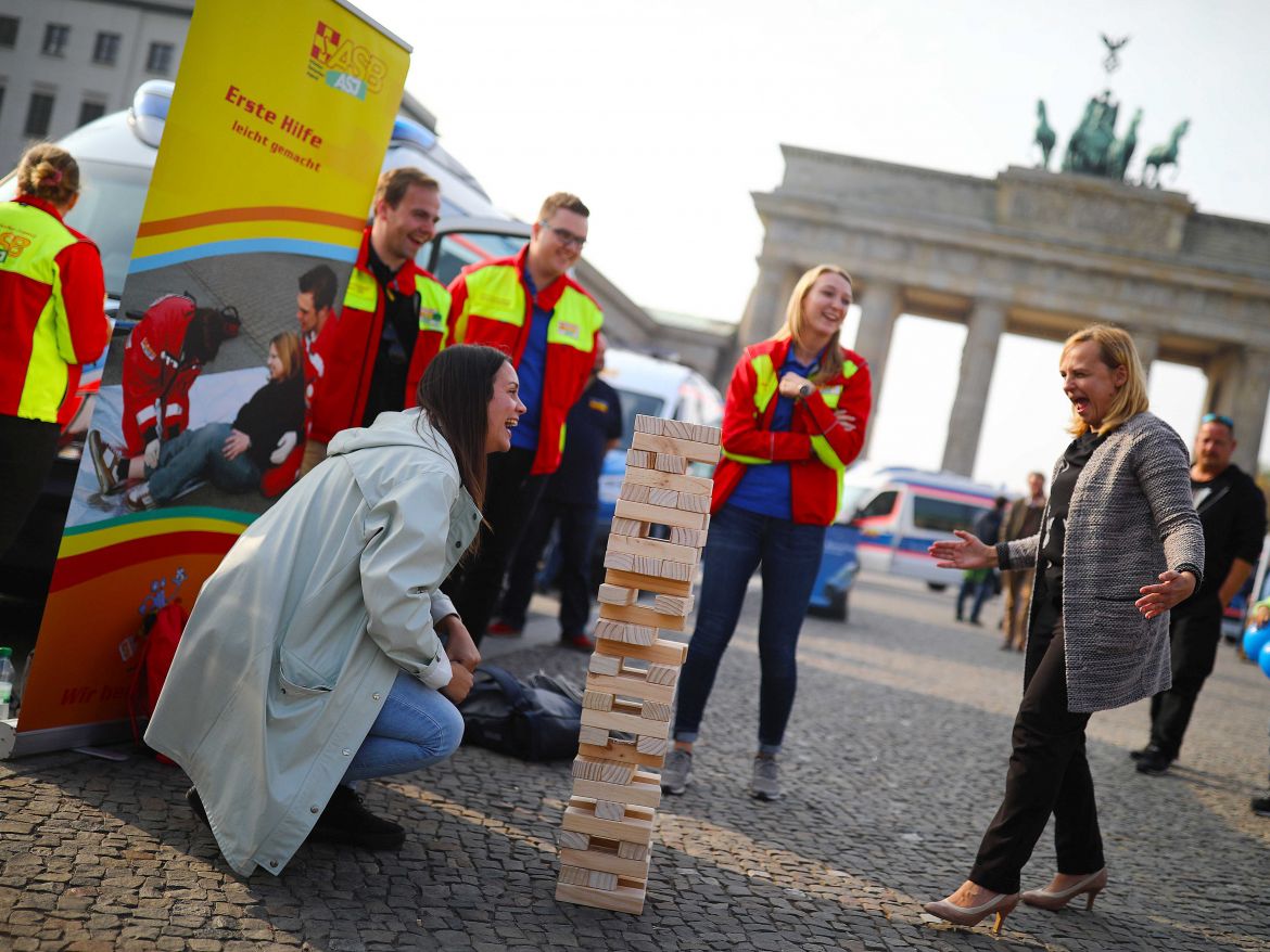 ASB-Wünschewagen-Letzte-Wünsche-wagen-Sternfahrt-Brandenburger-Tor-Ulrich-Bauch-Jens-Spahn (55).jpg