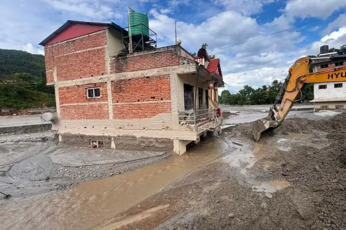 26-08-26 READ NEPAL Flutkatastrophe 02.webp