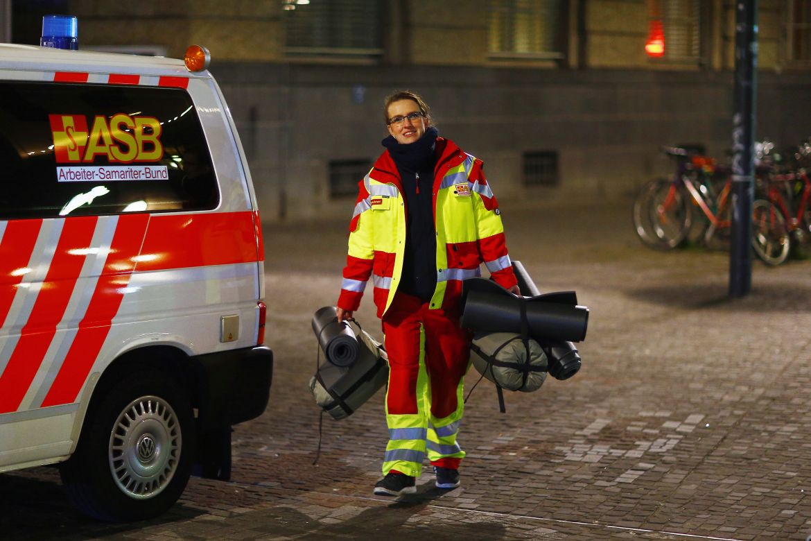 ASB Kältehilfe Nikolaus Schlafsäcke Isomatten (12).jpg