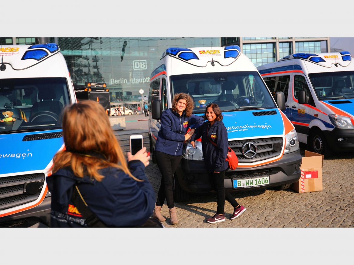 ASB-Wünschewagen-Letzte-Wünsche-wagen-Sternfahrt-Brandenburger-Tor-Ulrich-Bauch-Jens-Spahn (40).jpg