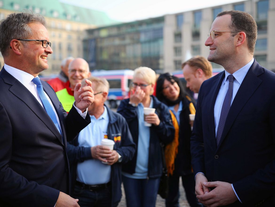 ASB-Wünschewagen-Letzte-Wünsche-wagen-Sternfahrt-Brandenburger-Tor-Ulrich-Bauch-Jens-Spahn (58).jpg