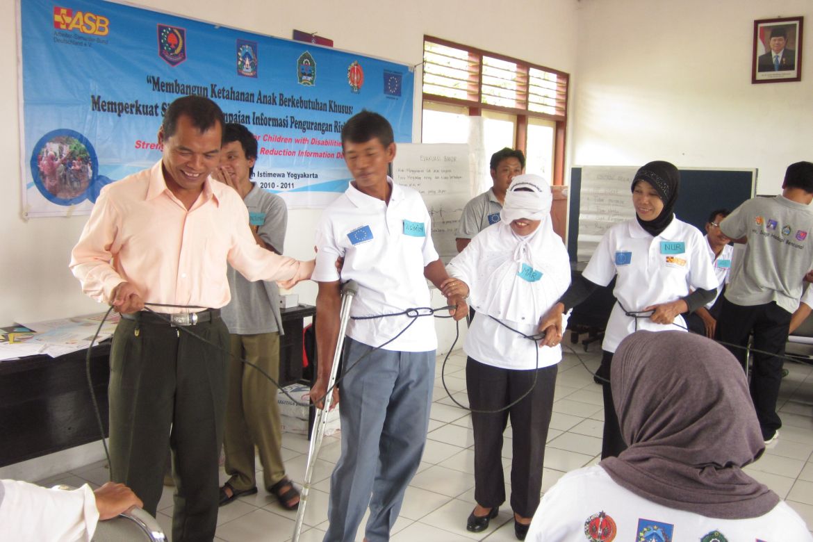 IDN 1003 Training in case of floods with persons with disabilities-2011.JPG