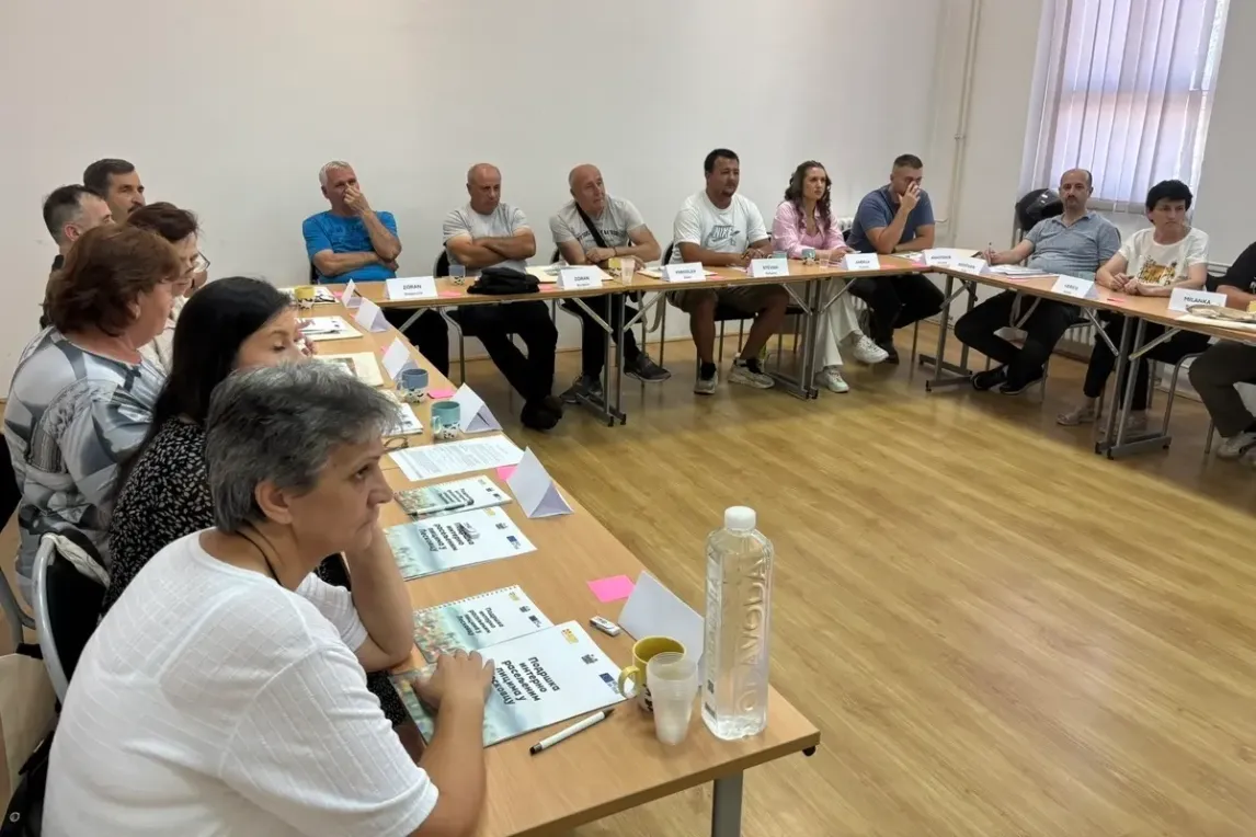 Beneficiaries at the basic business training.webp