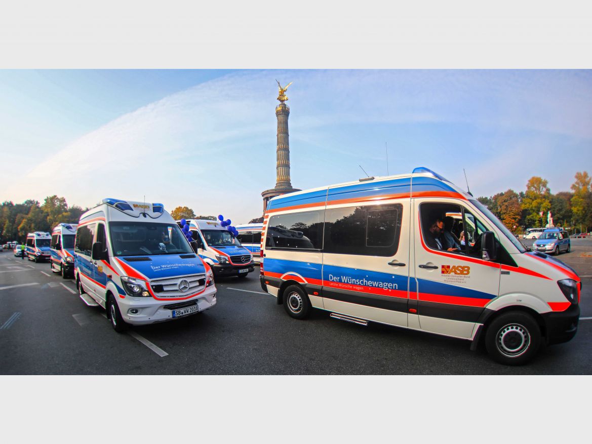 ASB-Wünschewagen-Letzte-Wünsche-wagen-Sternfahrt-Brandenburger-Tor-Ulrich-Bauch-Jens-Spahn (50).jpg