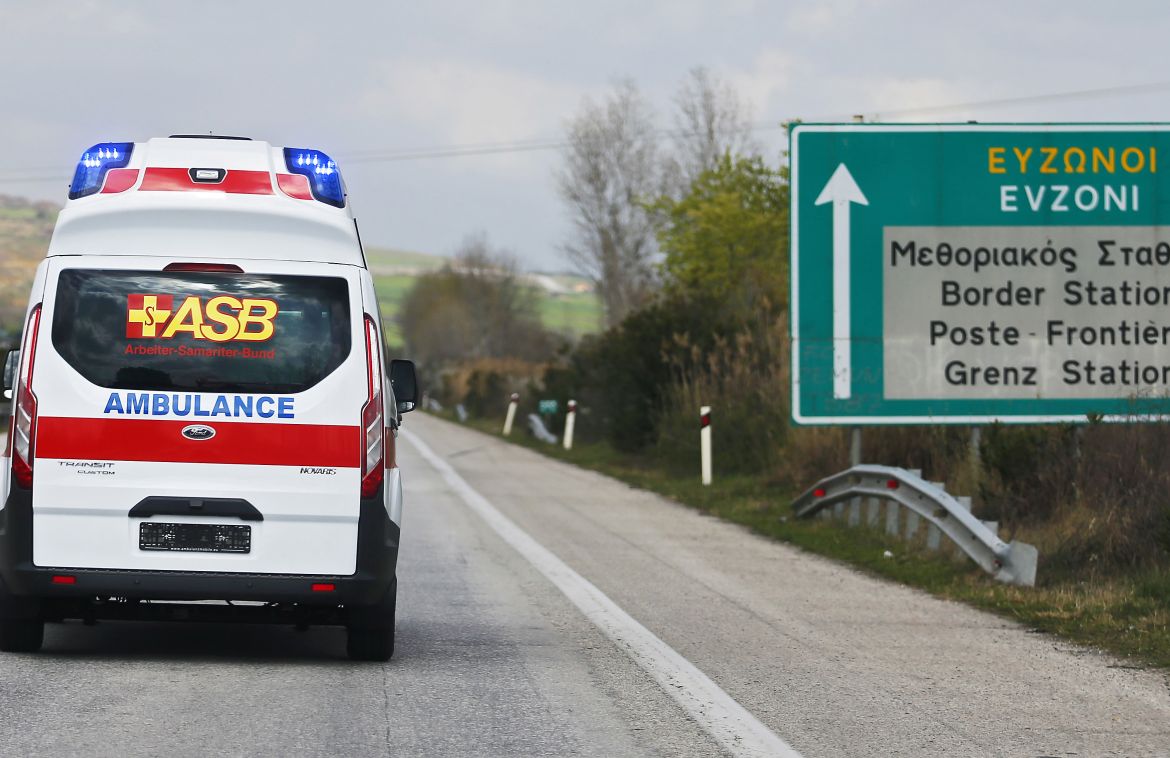 Flüchtlinge in Griechenland - Ambulanz Richtung Grenze