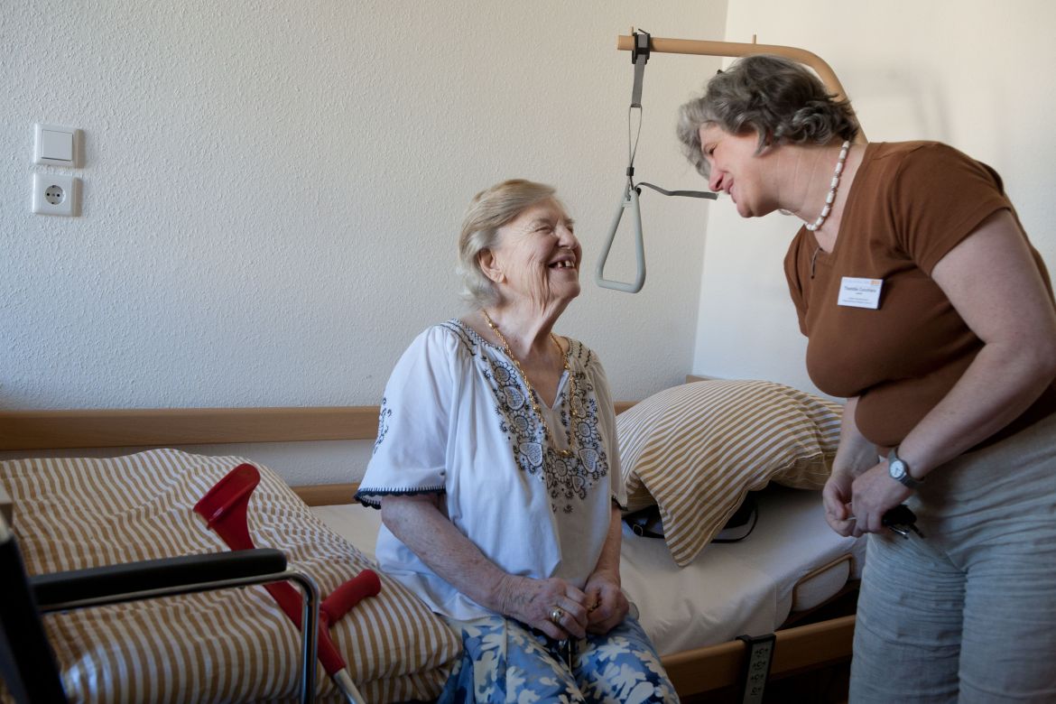 Betreutes Wohnen - Besuch von Pflegekräften