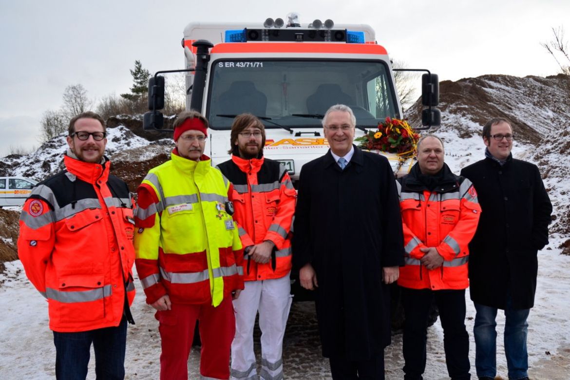 Unimog Einweihung 1148klein.JPG