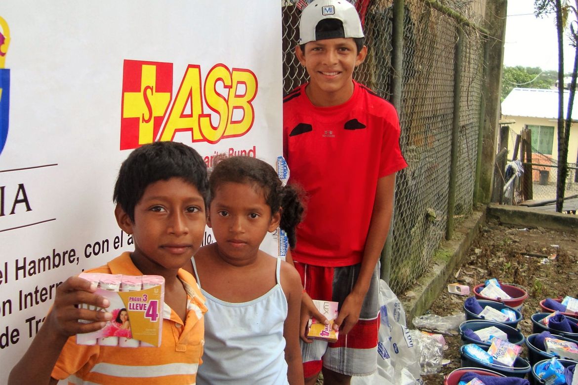 160425-erdbeben ecuador-asb-kinder-mit-seife.jpg