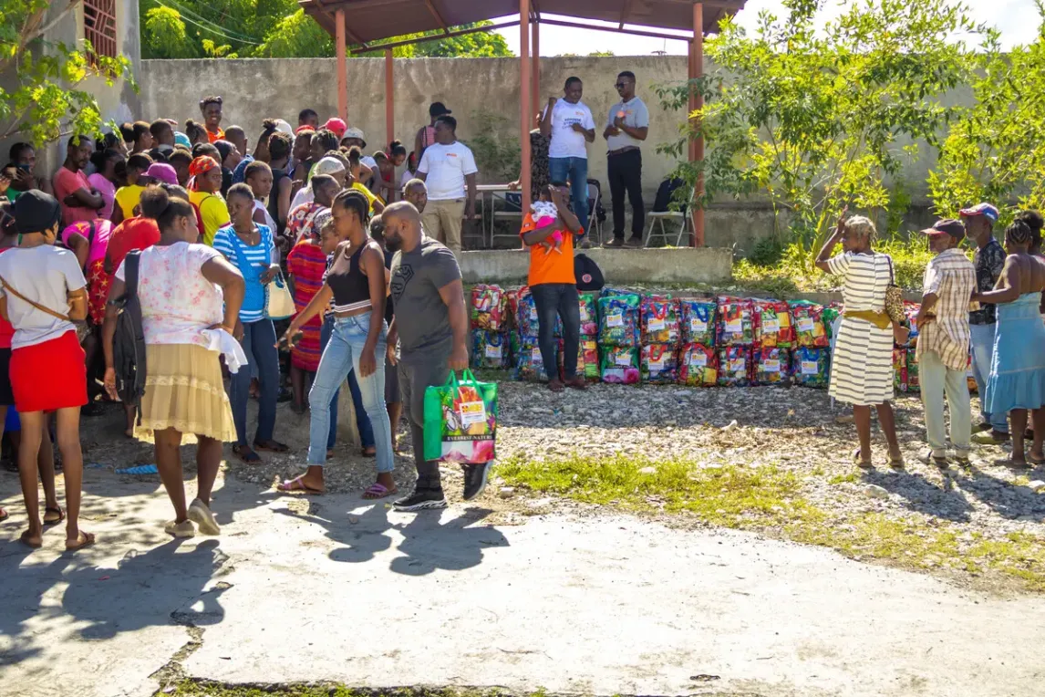 Food and hygiene kit distribution in Port-Salut © ASB-Haiti_ Wismy.webp