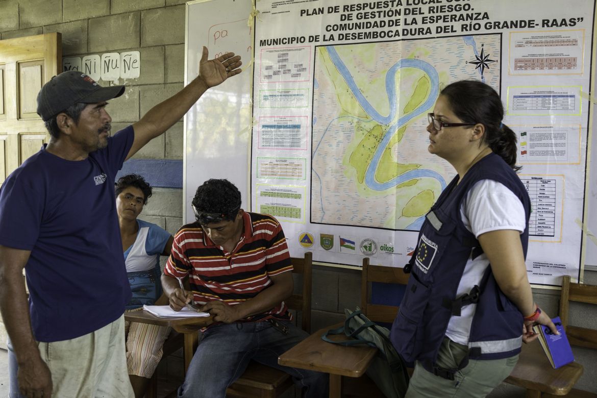 Katastrophenschutzübung in Nicaragua Lagebesprechung